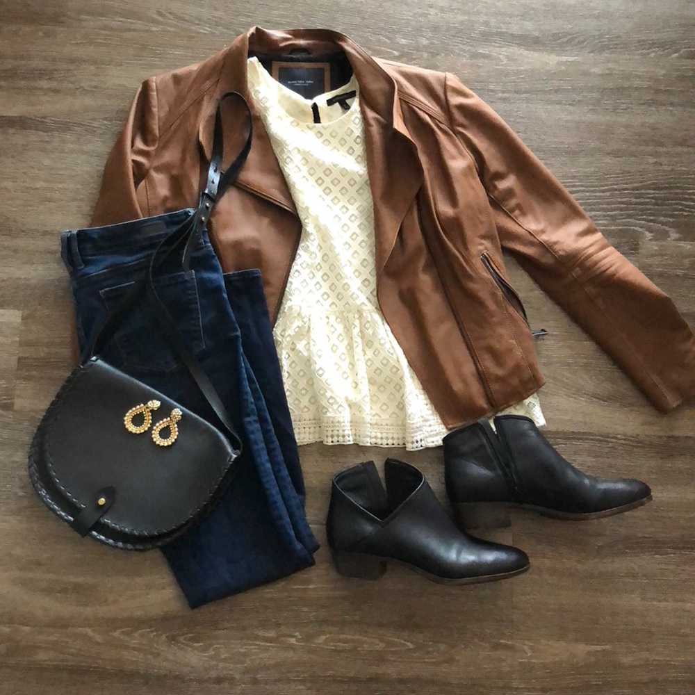 Lace Banana Republic peplum top